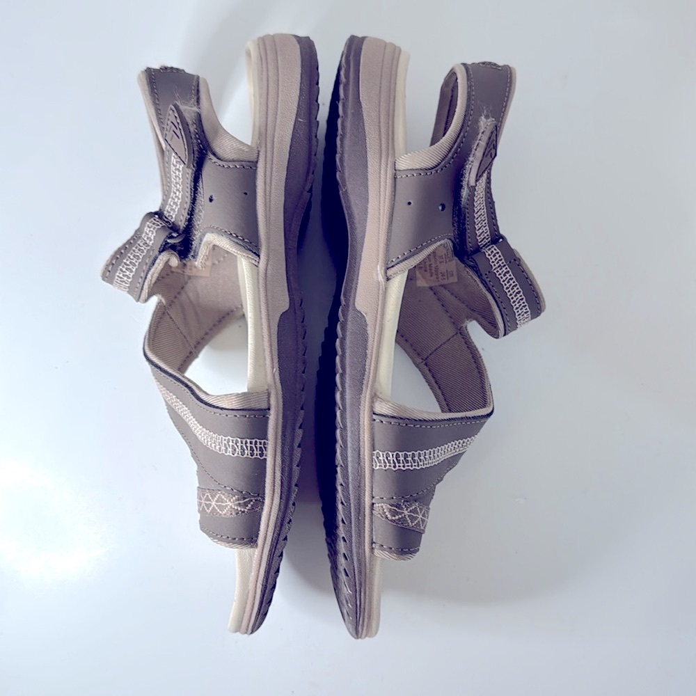 Dr Scholl’s Gel Cushion Women's Gray Sandals Size 7.5 Velcro Closure - Picture 8 of 10